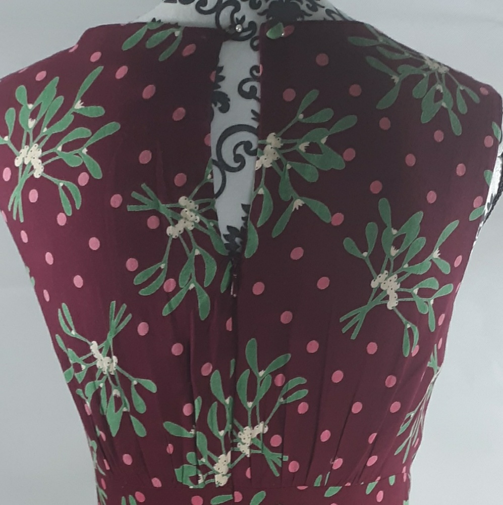 Dress - Picture 2 of 4